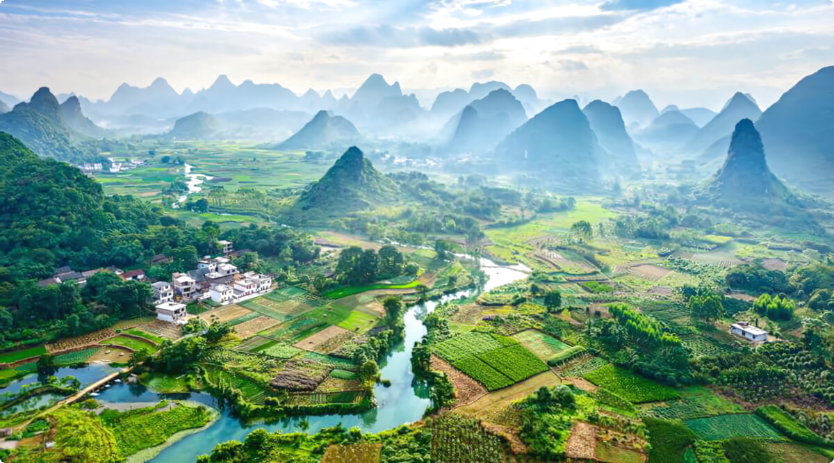 Onze autoverhuurservices bieden een gevarieerde selectie van voertuigen in Guilin.